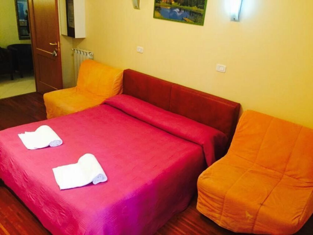 Zhihua Guest House روما المظهر الخارجي الصورة