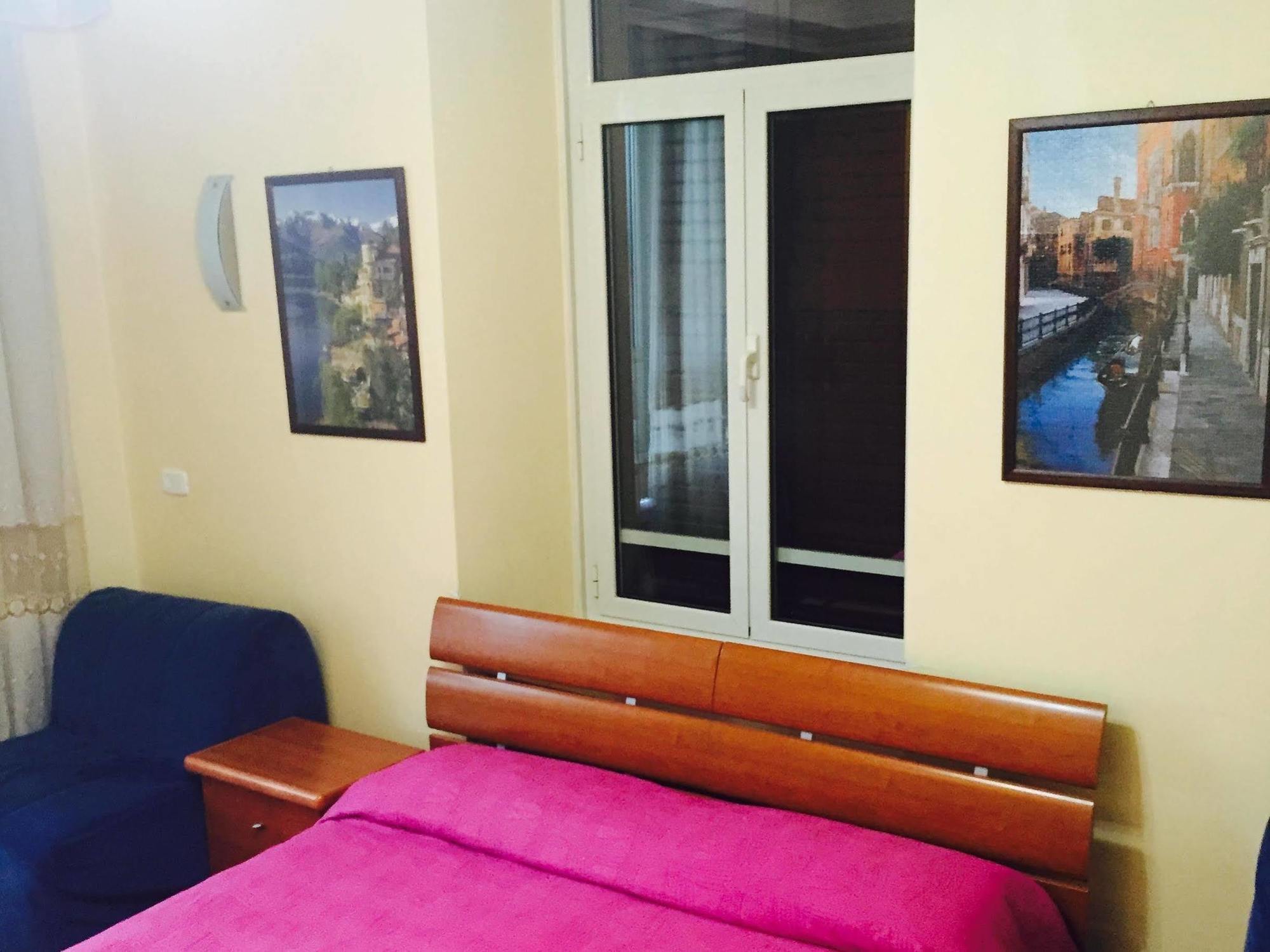 Zhihua Guest House روما المظهر الخارجي الصورة