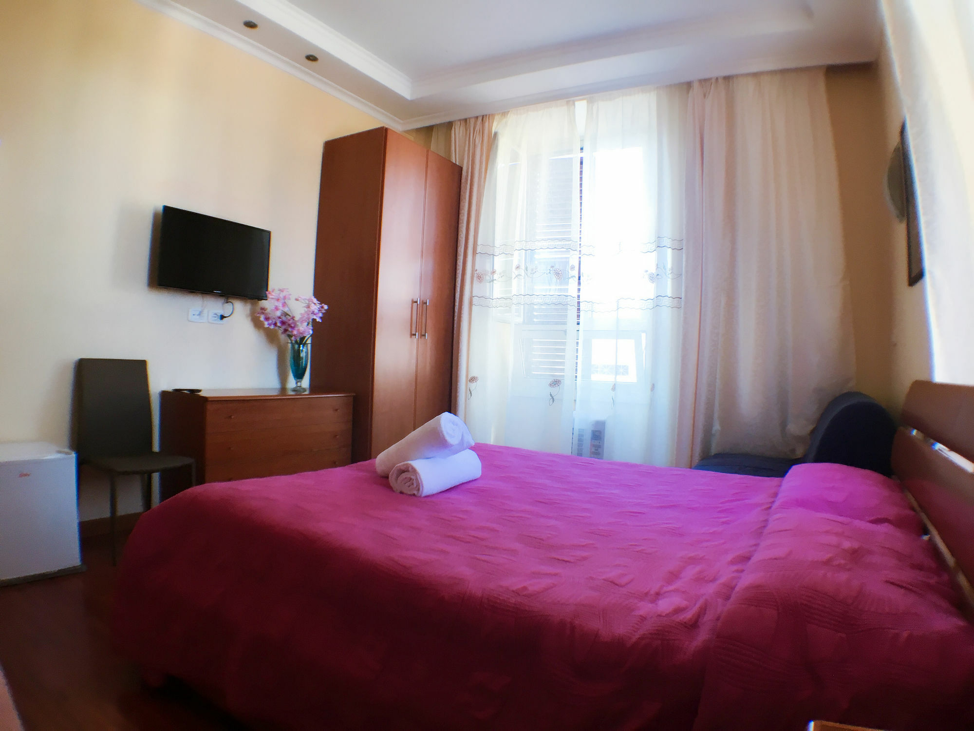 Zhihua Guest House روما المظهر الخارجي الصورة