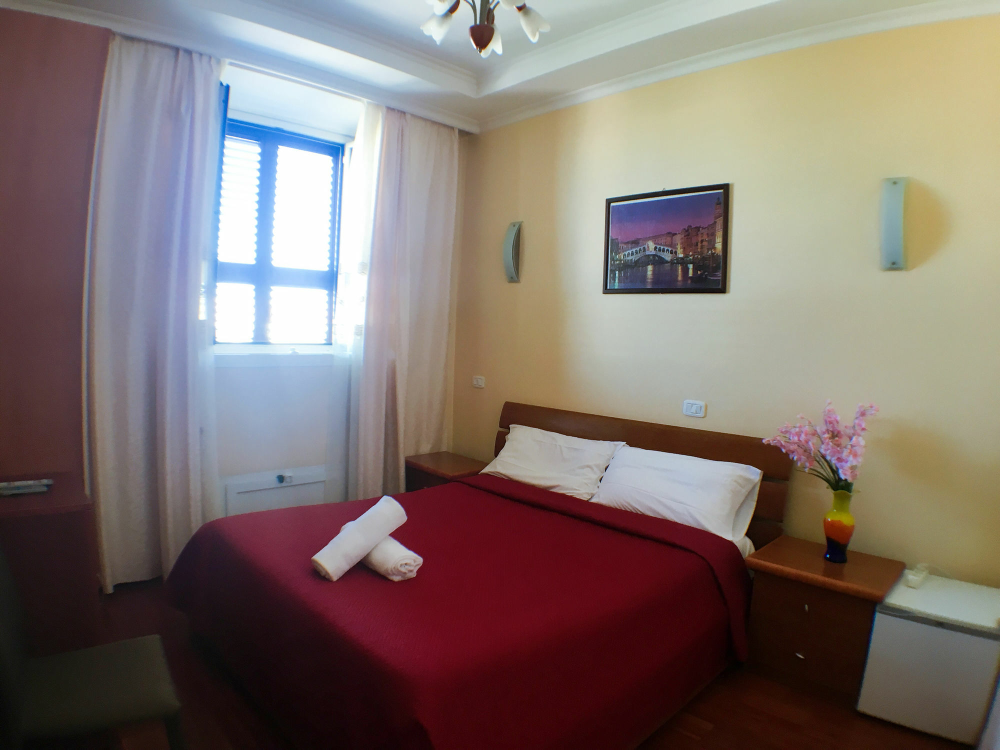 Zhihua Guest House روما المظهر الخارجي الصورة